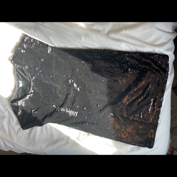 Black sequin dress. Garage brand. Size xs. - Picture 3 of 4